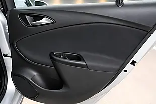 Used 2017 Vauxhall Astra Design Silver - Interior and Exterior details 15