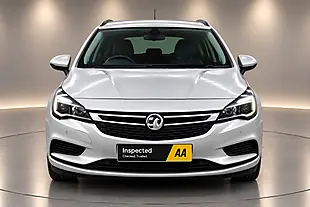 Used 2017 Vauxhall Astra Design Silver - Interior and Exterior details 2