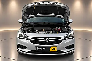 Used 2017 Vauxhall Astra Design Silver - Interior and Exterior details 3