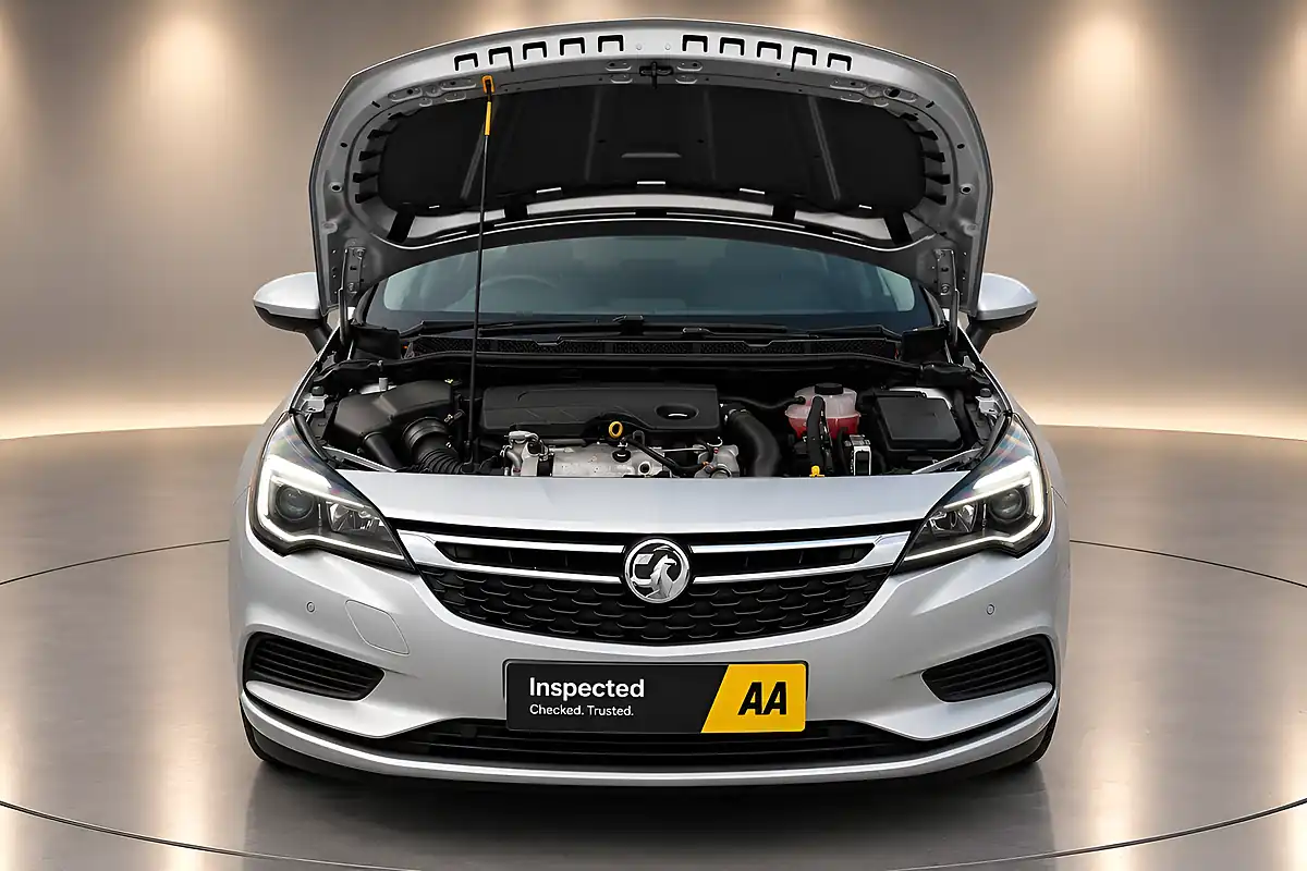 Used 2017 Vauxhall Astra Design Silver - Interior and Exterior details 3