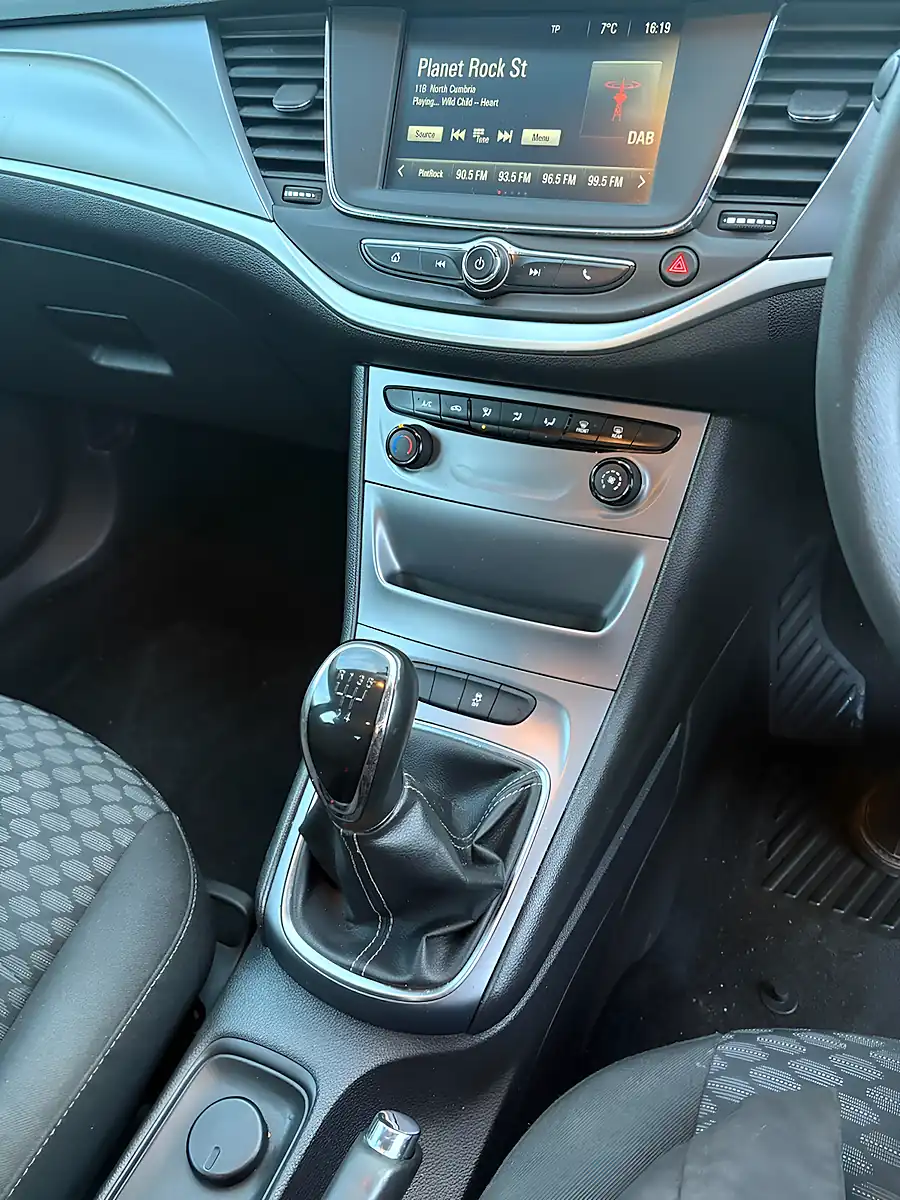 Used 2017 Vauxhall Astra Design Silver - Interior and Exterior details 10