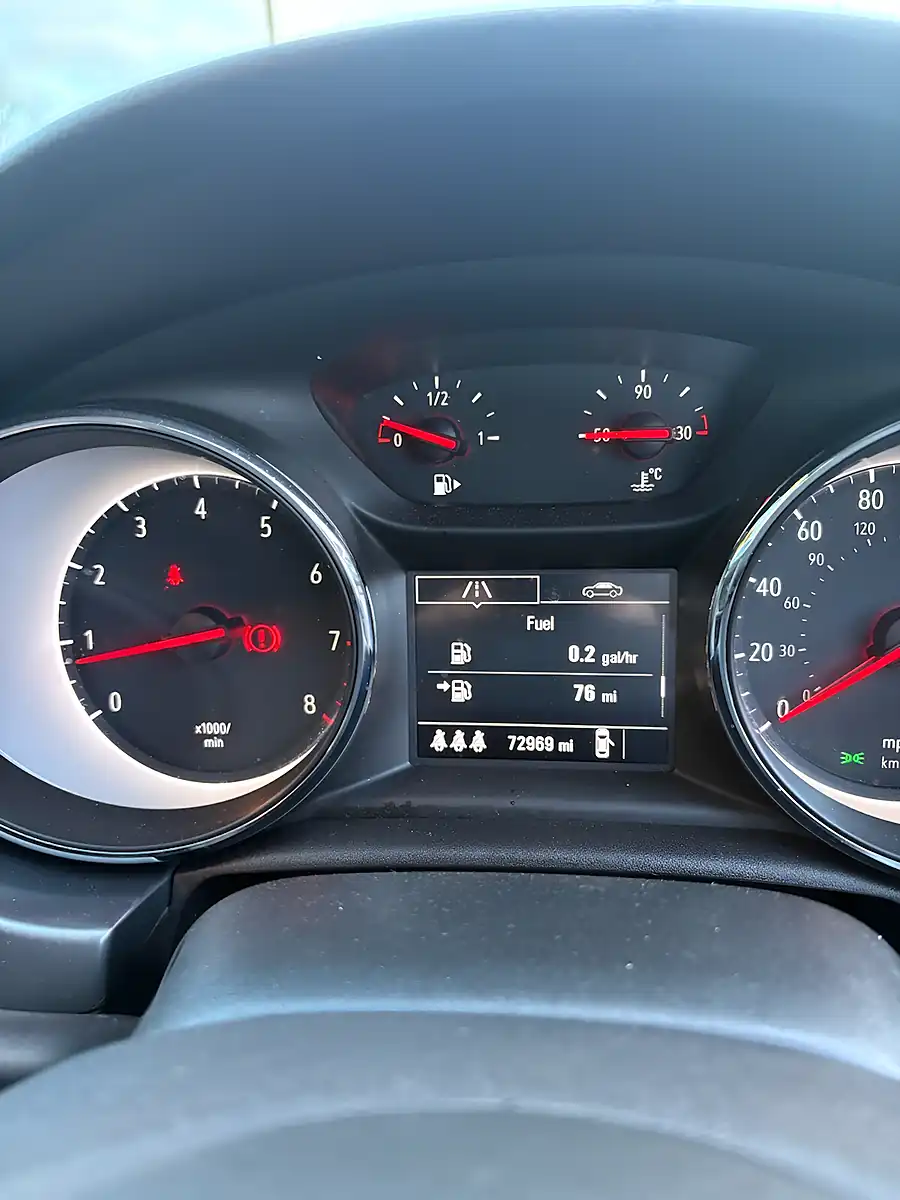 Used 2017 Vauxhall Astra Design Silver - Interior and Exterior details 11