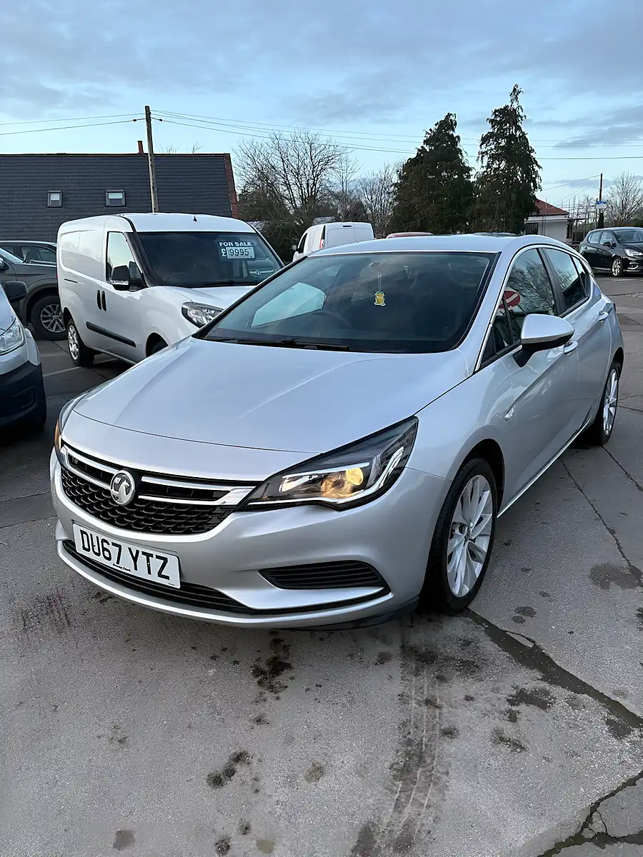 Used 2017 Vauxhall Astra Design Silver - Interior and Exterior details 2