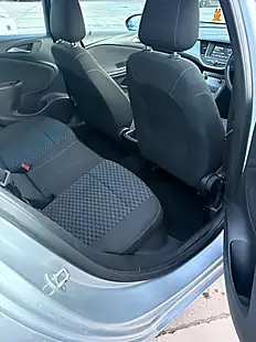 Used 2017 Vauxhall Astra Design Silver - Interior and Exterior details 8