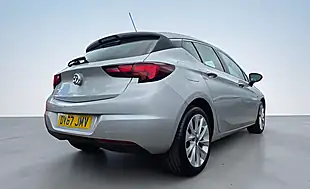 Used 2017 Vauxhall Astra Design Sovereign Silver - Interior and Exterior details 10