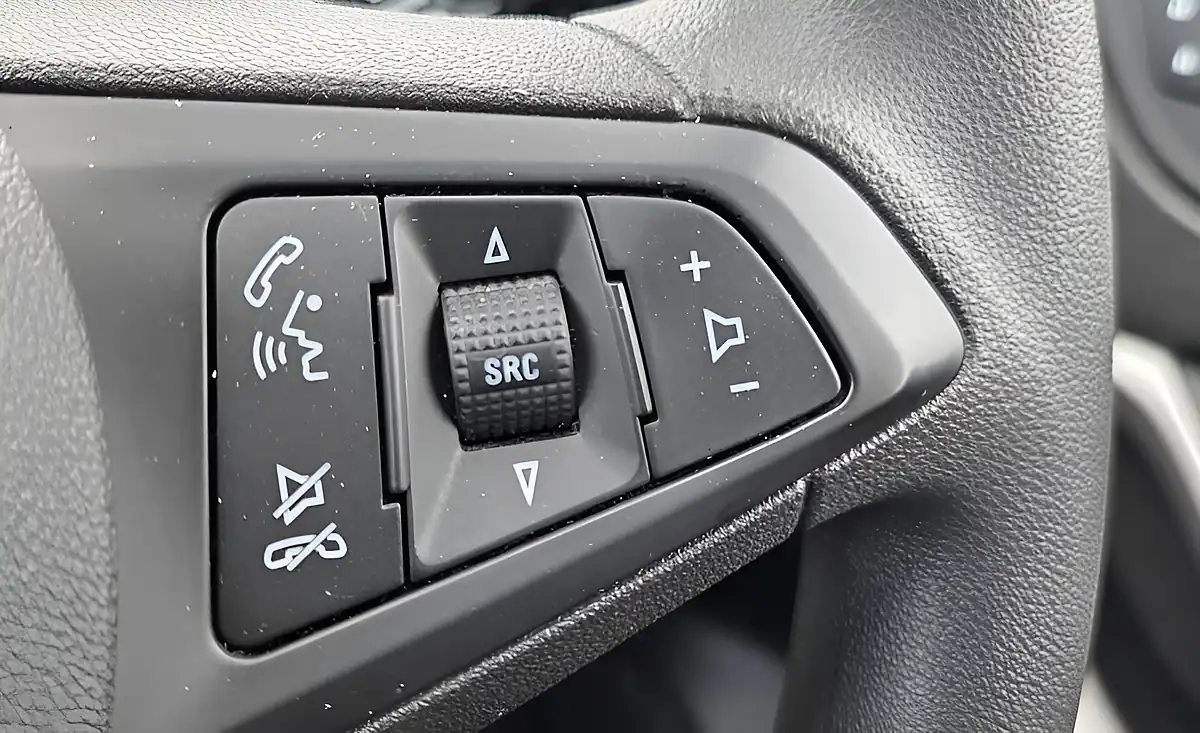 Used 2017 Vauxhall Astra Design Sovereign Silver - Interior and Exterior details 17