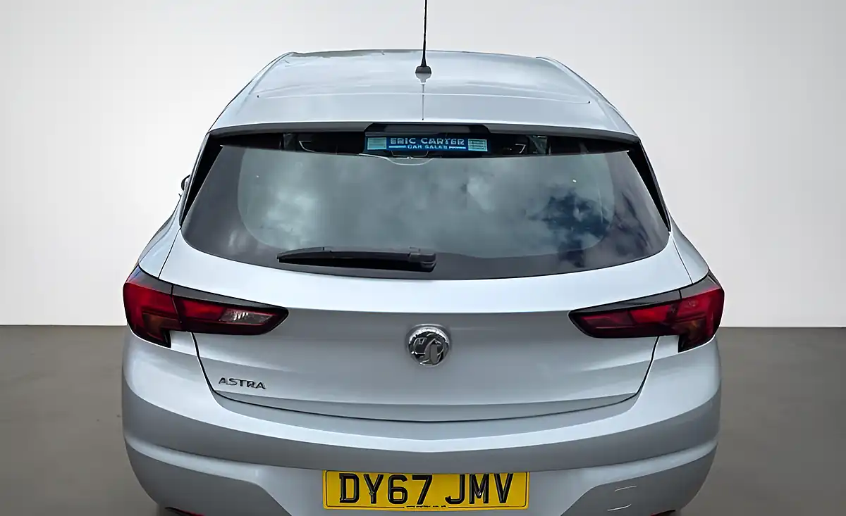 Used 2017 Vauxhall Astra Design Sovereign Silver - Interior and Exterior details 3