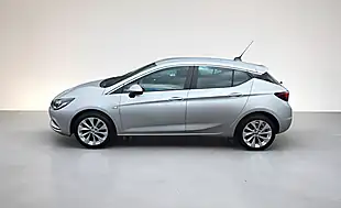 Used 2017 Vauxhall Astra Design Sovereign Silver - Interior and Exterior details 5
