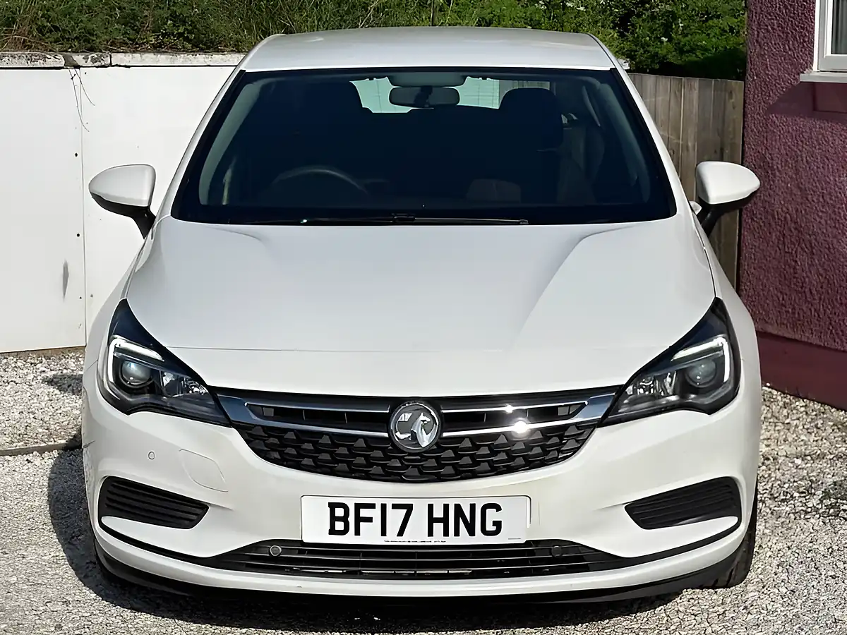Used 2017 Vauxhall Astra Design White - Interior and Exterior details 12