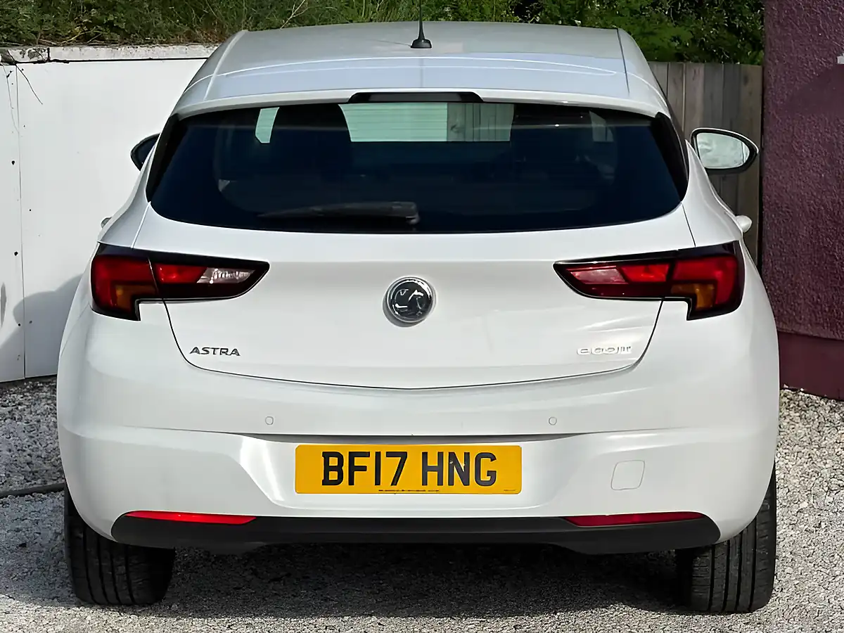 Used 2017 Vauxhall Astra Design White - Interior and Exterior details 15