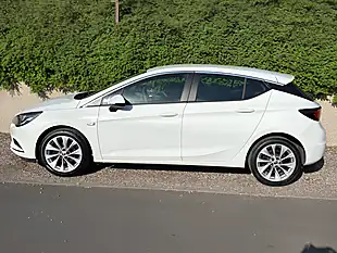 Used 2017 Vauxhall Astra Design White - Interior and Exterior details 3