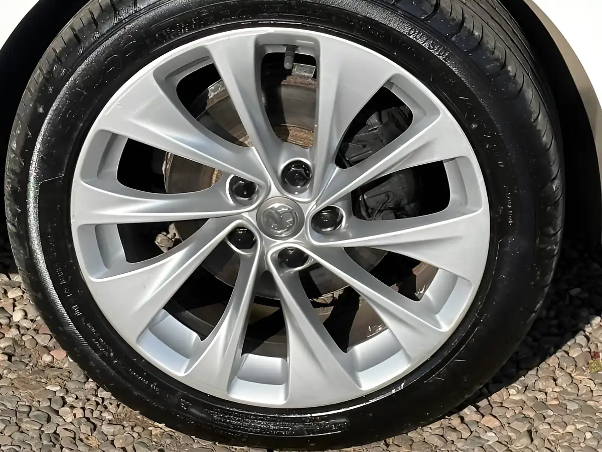 Used 2017 Vauxhall Astra Design White - Interior and Exterior details 10