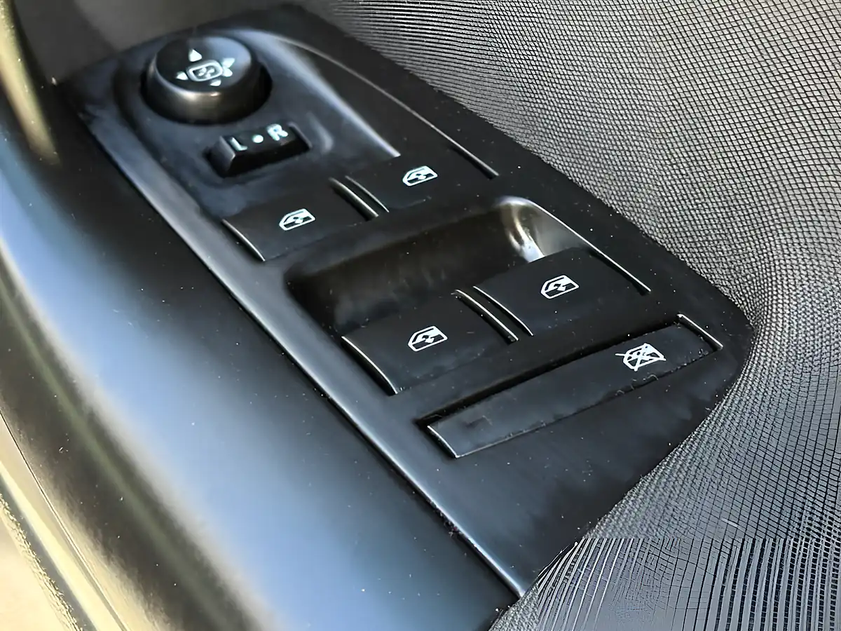 Used 2017 Vauxhall Astra Design White - Interior and Exterior details 3
