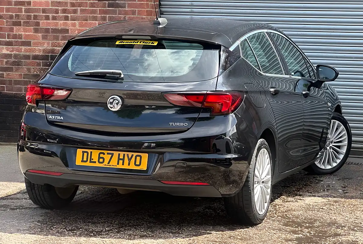 Used 2017 Vauxhall Astra Elite Black - Interior and Exterior details 17
