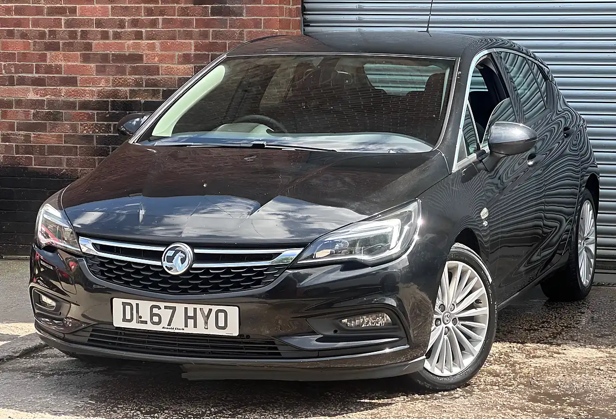 Used 2017 Vauxhall Astra Elite Black - Interior and Exterior details 2