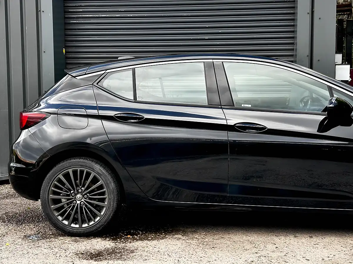 Used 2017 Vauxhall Astra Elite Black - Interior and Exterior details 10