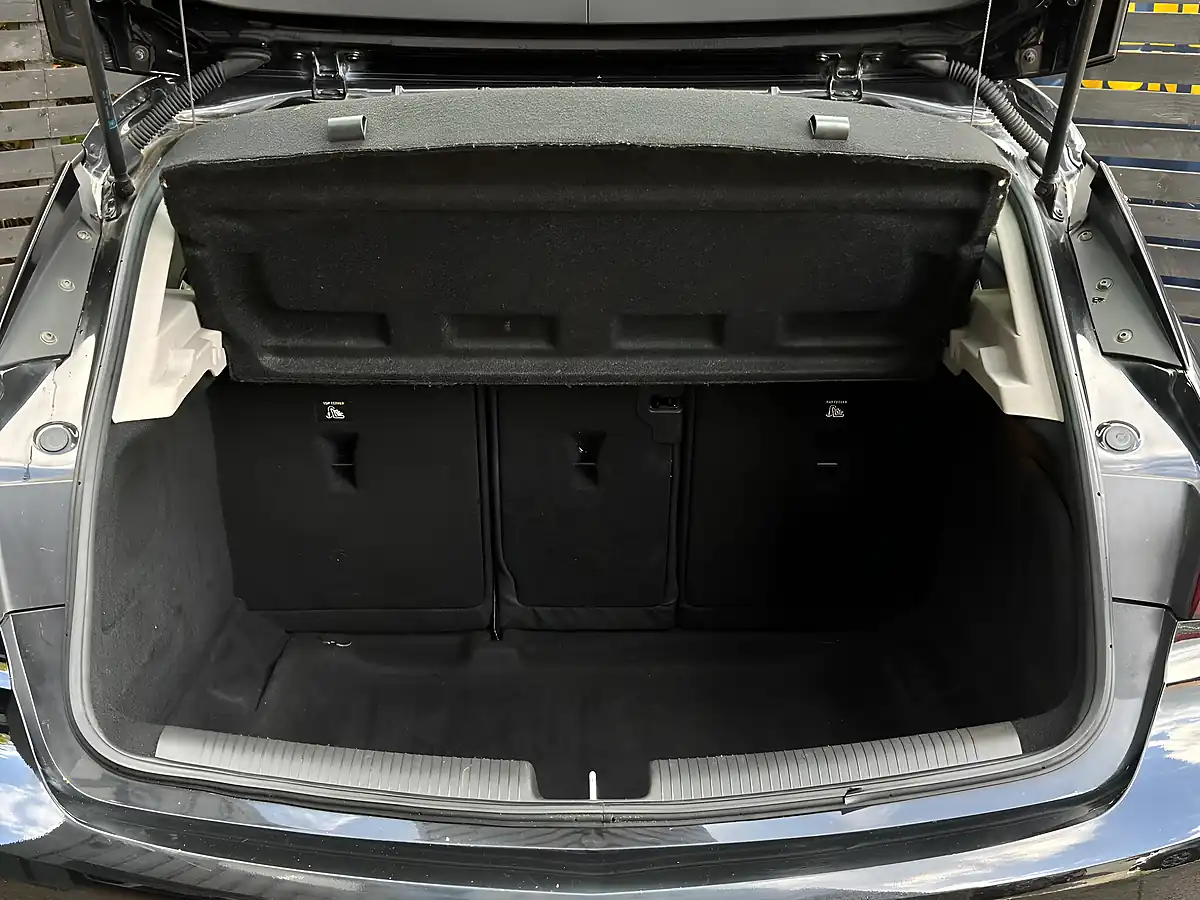Used 2017 Vauxhall Astra Elite Black - Interior and Exterior details 13
