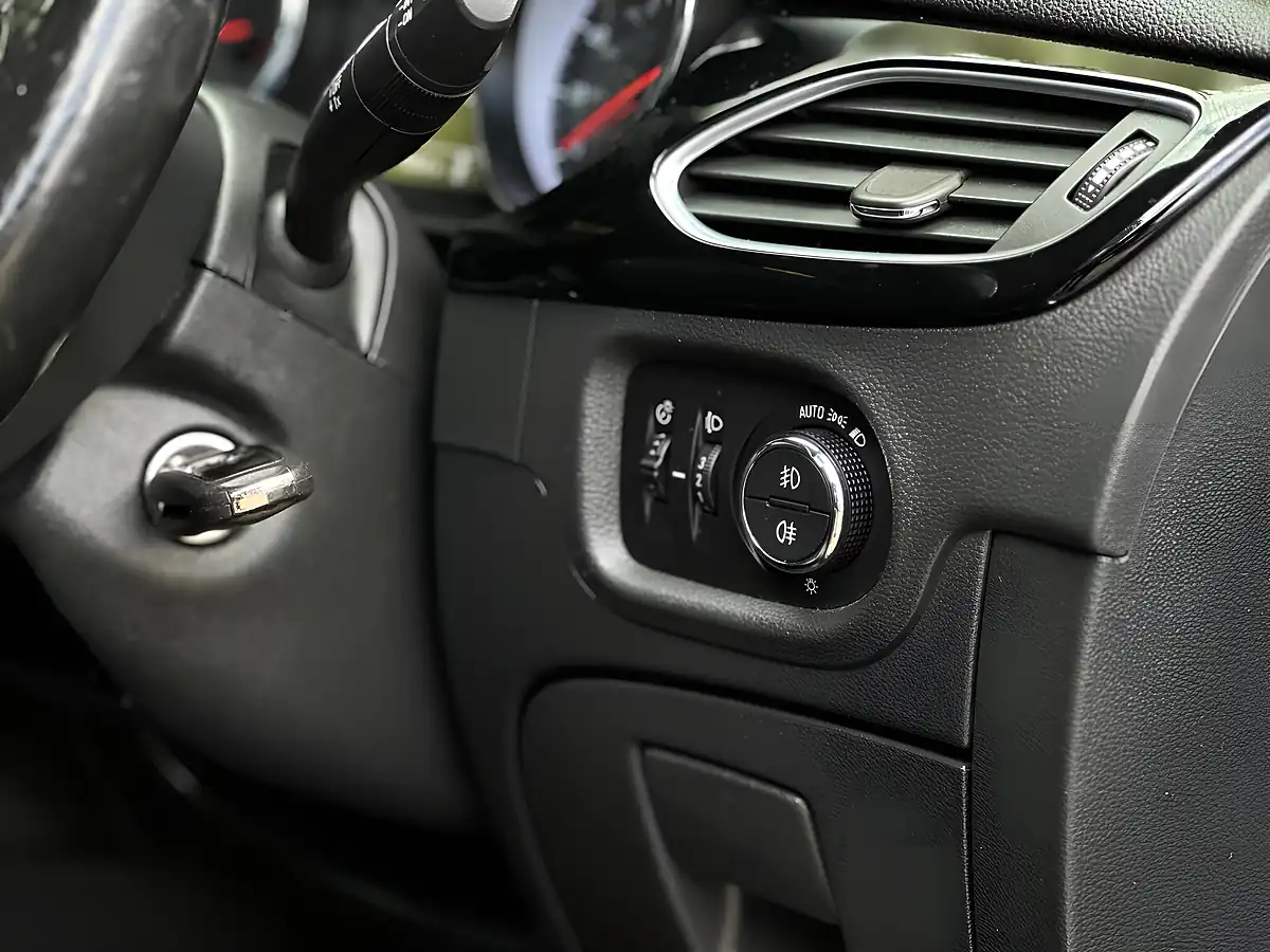 Used 2017 Vauxhall Astra Elite Black - Interior and Exterior details 14