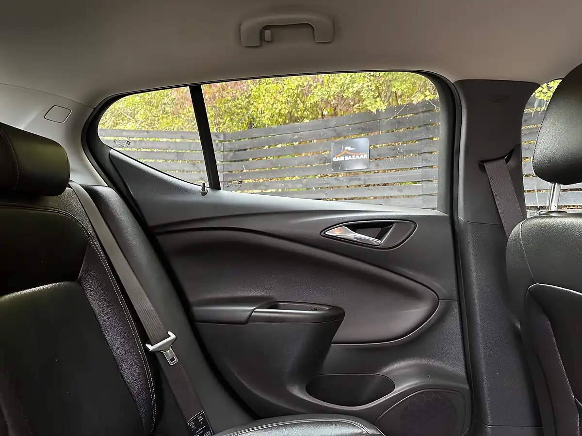 Used 2017 Vauxhall Astra Elite Black - Interior and Exterior details 16