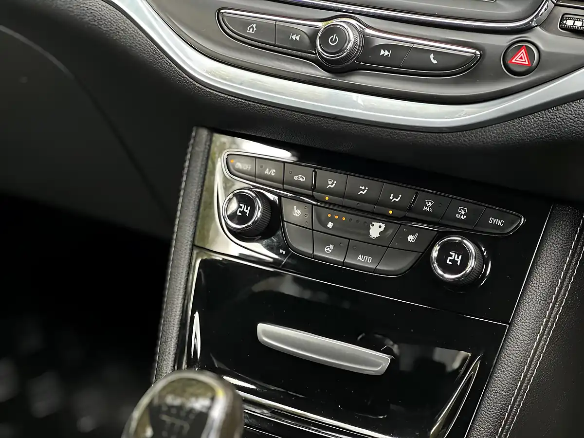 Used 2017 Vauxhall Astra Elite Black - Interior and Exterior details 18