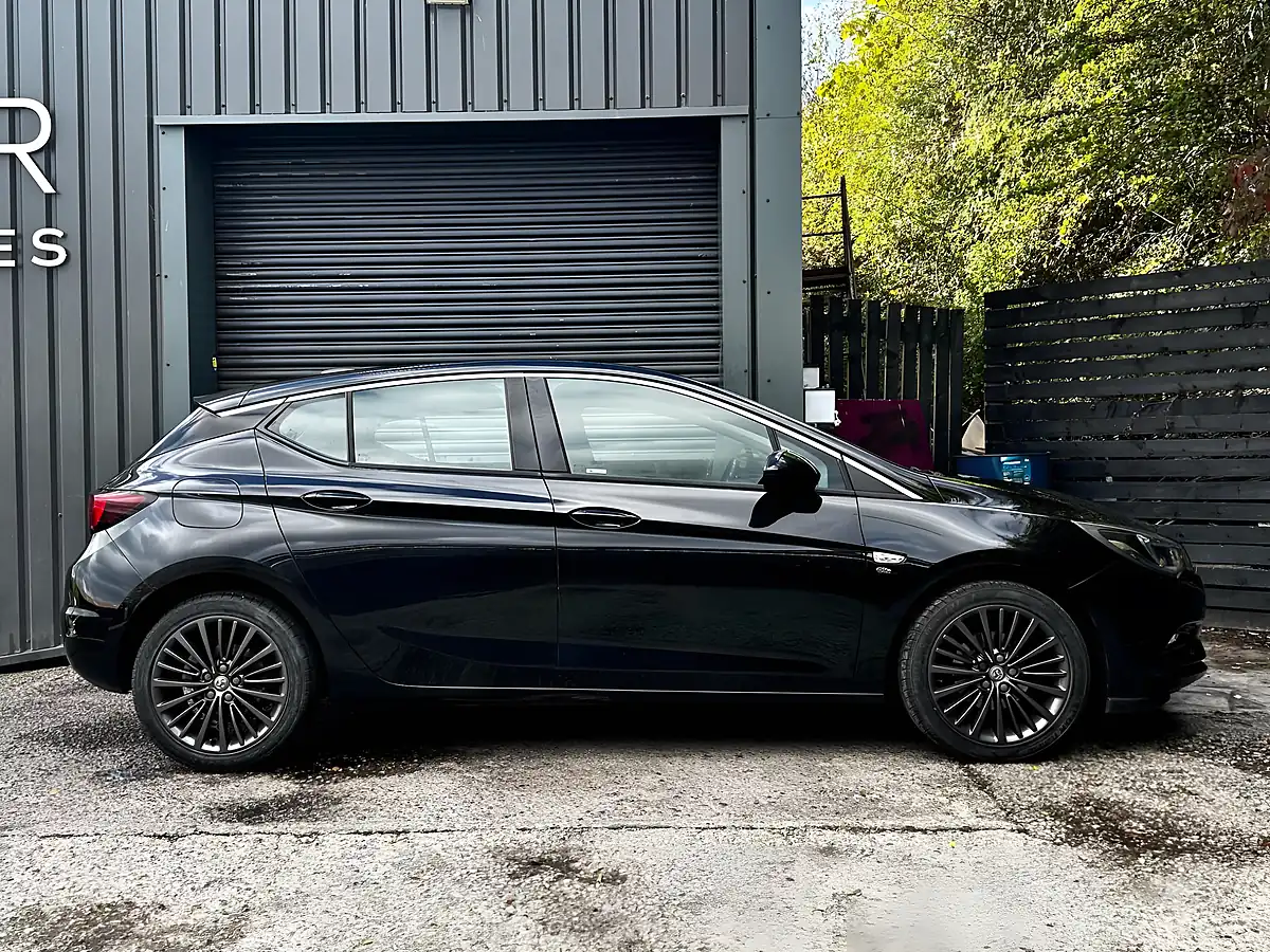 Used 2017 Vauxhall Astra Elite Black - Interior and Exterior details 4