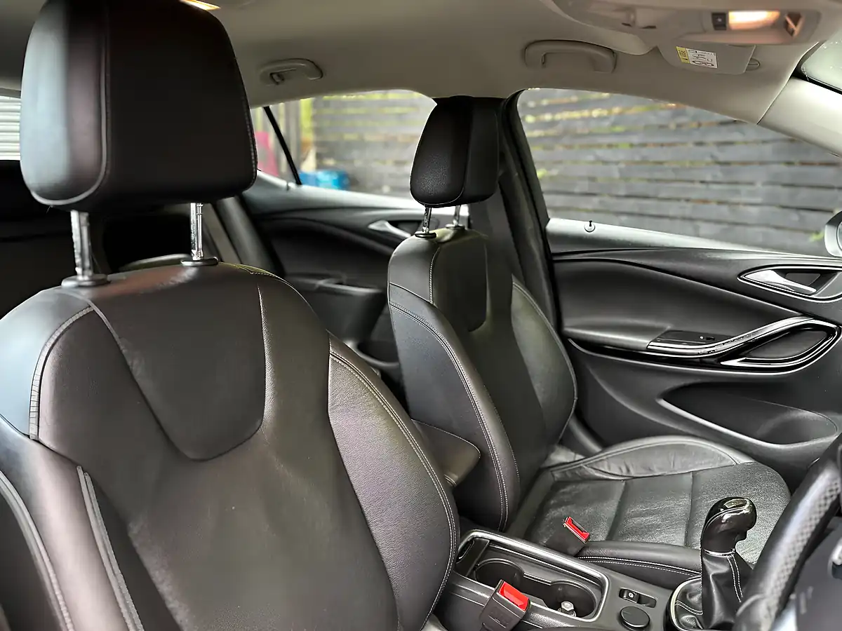 Used 2017 Vauxhall Astra Elite Black - Interior and Exterior details 6