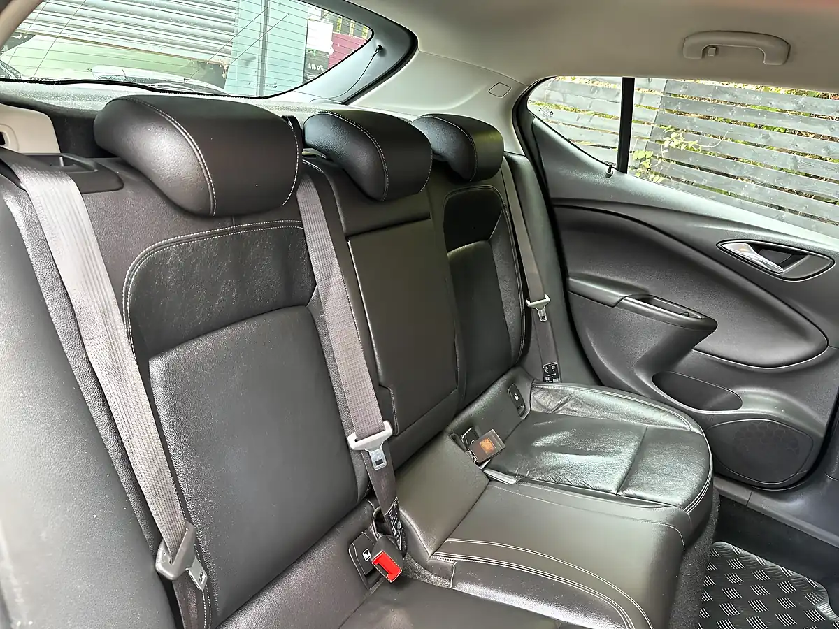 Used 2017 Vauxhall Astra Elite Black - Interior and Exterior details 8