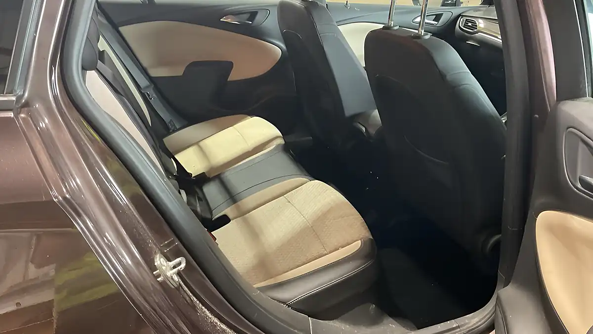 Used 2017 Vauxhall Astra Elite Brown - Interior and Exterior details 6