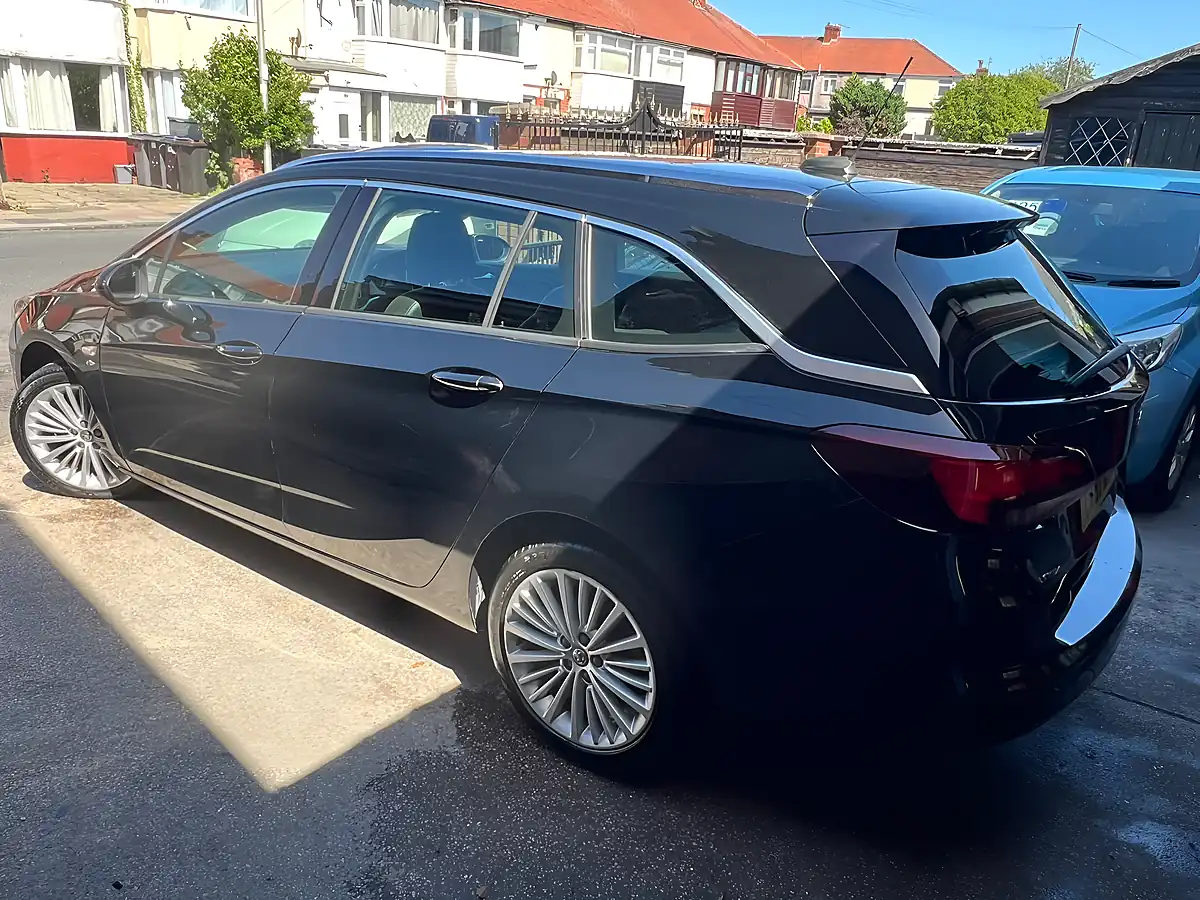 Used 2017 Vauxhall Astra Elite Diamond Black - Interior and Exterior details 3