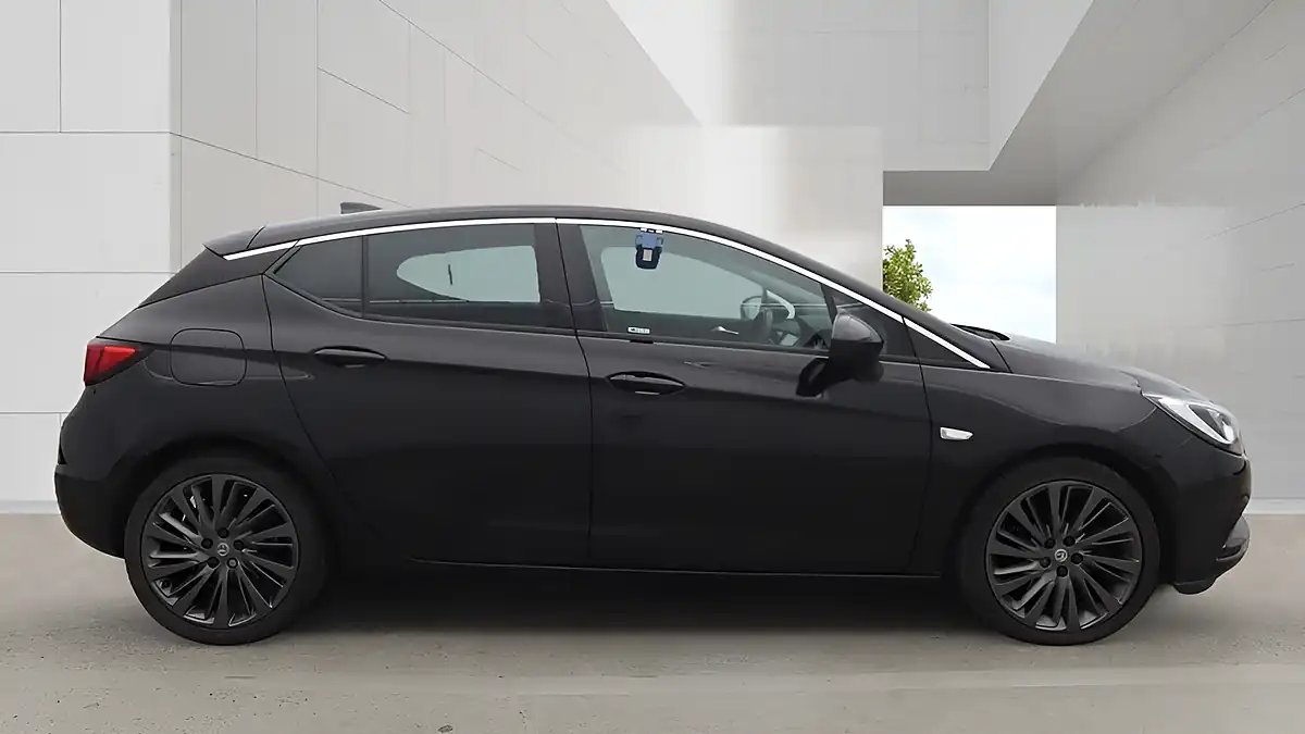 Used 2017 Vauxhall Astra Elite Nav Black - Interior and Exterior details 11