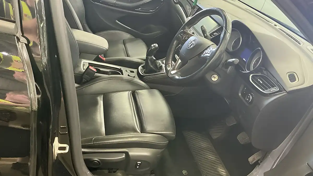 Used 2017 Vauxhall Astra Elite Nav Black - Interior and Exterior details 16
