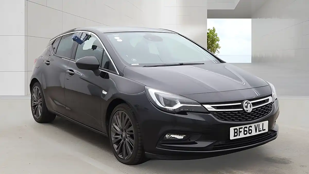 Used 2017 Vauxhall Astra Elite Nav Black - Interior and Exterior details 7