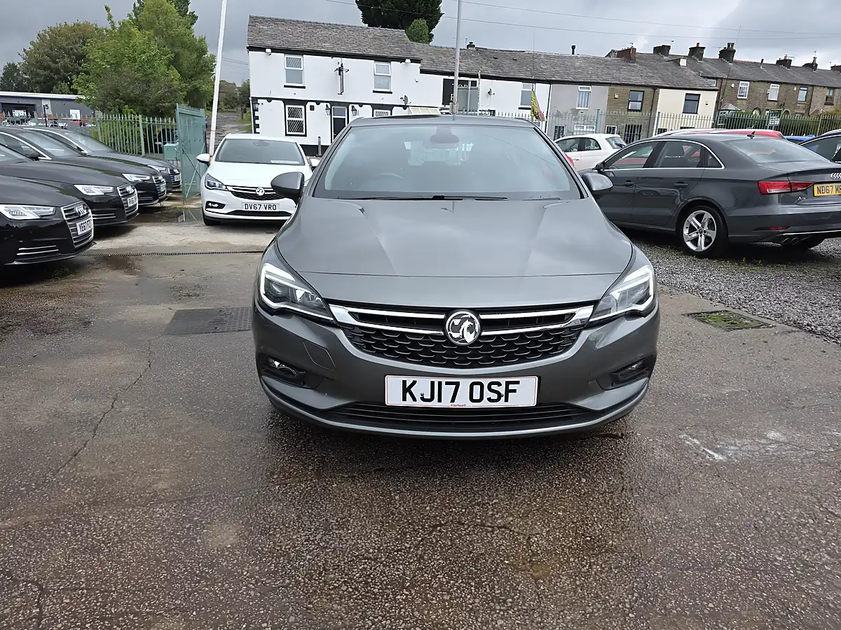 Used 2017 Vauxhall Astra Elite Nav Grey - Front View