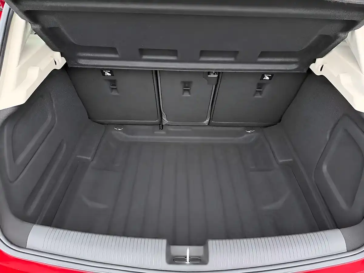 Used 2017 Vauxhall Astra Elite Nav Red - Interior and Exterior details 13