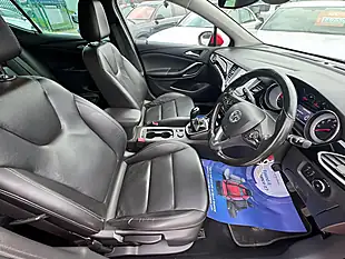 Used 2017 Vauxhall Astra Elite Nav Red - Interior and Exterior details 15