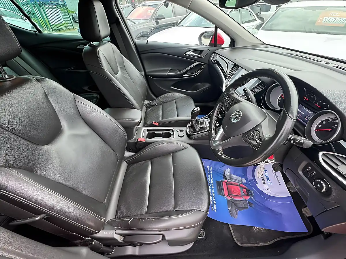 Used 2017 Vauxhall Astra Elite Nav Red - Interior and Exterior details 15