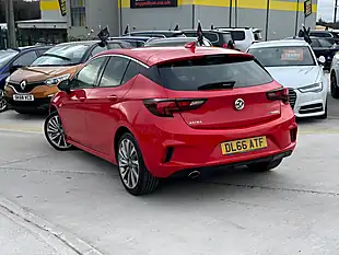 Used 2017 Vauxhall Astra Elite Nav Red - Interior and Exterior details 5