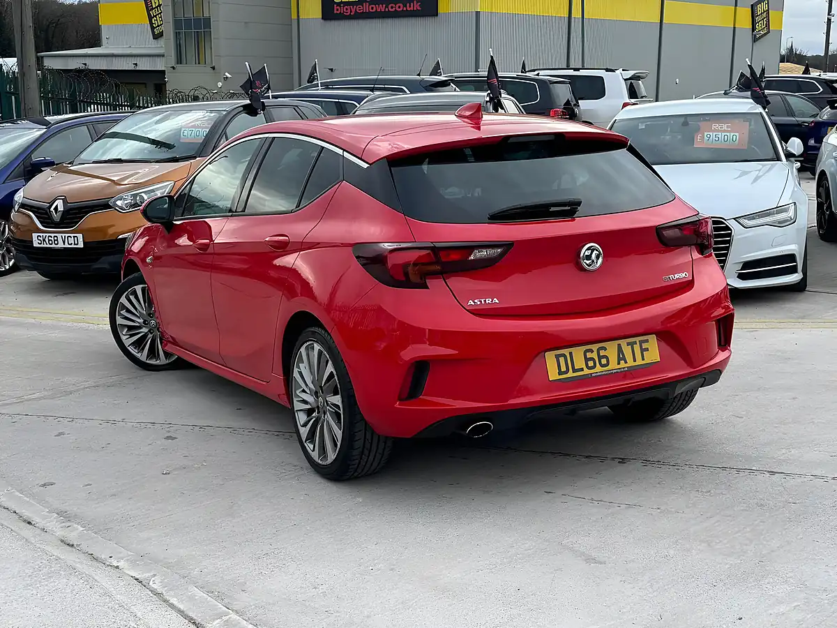 Used 2017 Vauxhall Astra Elite Nav Red - Interior and Exterior details 5
