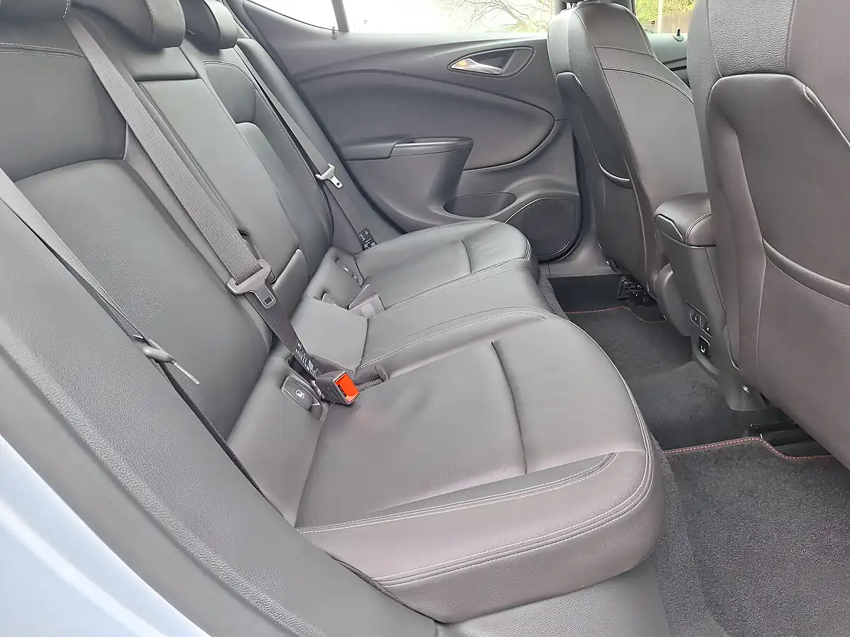 Used 2017 Vauxhall Astra Elite Nav Silver - Interior and Exterior details 13