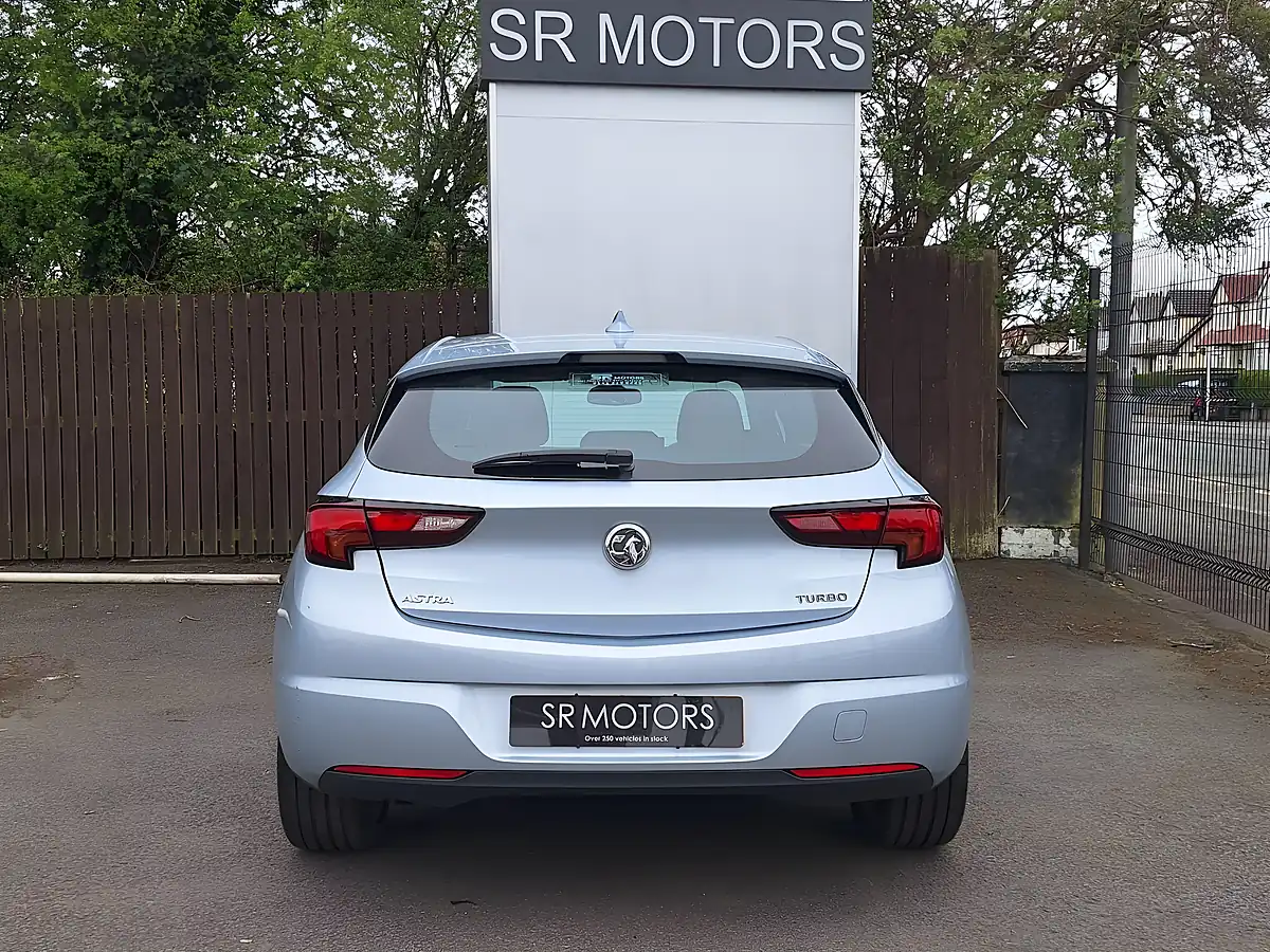 Used 2017 Vauxhall Astra Elite Nav Silver - Interior and Exterior details 5