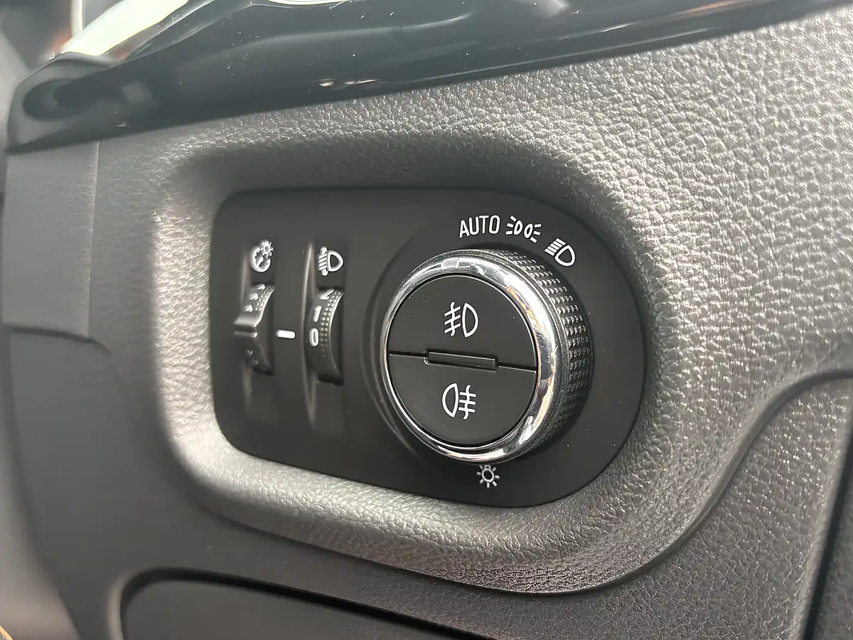 Used 2017 Vauxhall Astra Elite Nav Silver - Interior and Exterior details 18