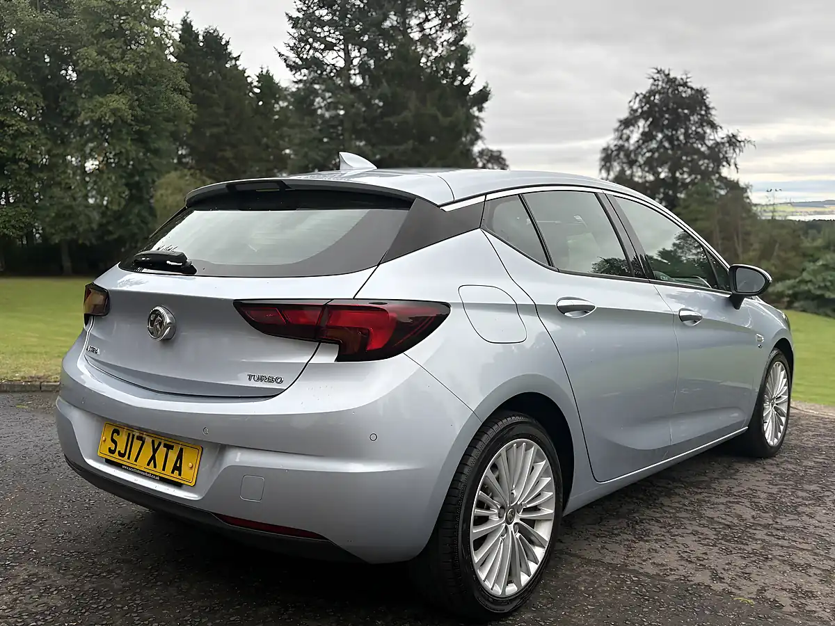 Used 2017 Vauxhall Astra Elite Nav Silver - Interior and Exterior details 6