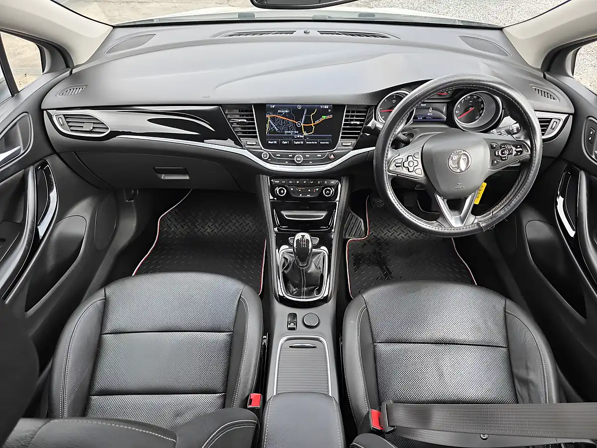 Used 2017 Vauxhall Astra Elite Nav White - Interior and Exterior details 10