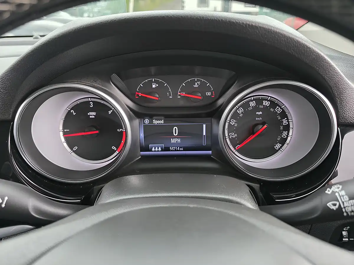 Used 2017 Vauxhall Astra Elite Nav White - Interior and Exterior details 13