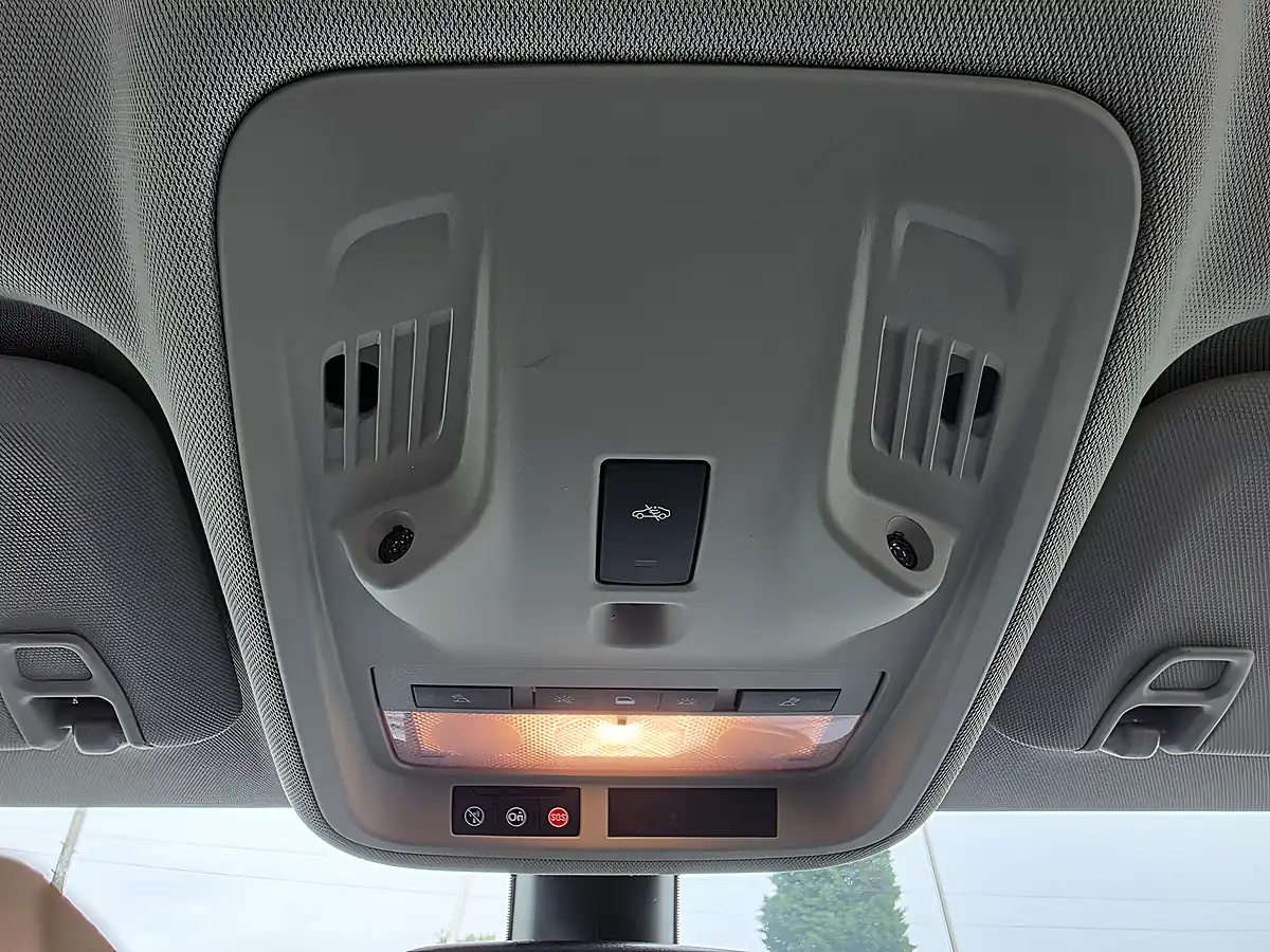 Used 2017 Vauxhall Astra Elite Nav White - Interior and Exterior details 19