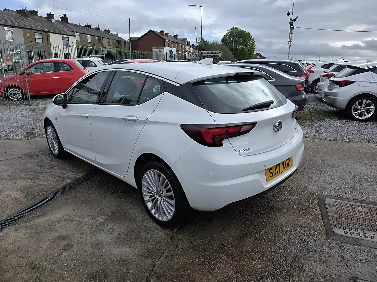 Used 2017 Vauxhall Astra Elite Nav White - Interior and Exterior details 8
