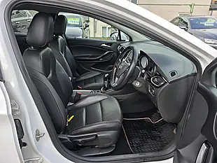 Used 2017 Vauxhall Astra Elite Nav White - Interior and Exterior details 9