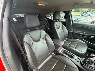 Used 2017 Vauxhall Astra Elite Red - Interior and Exterior details 14