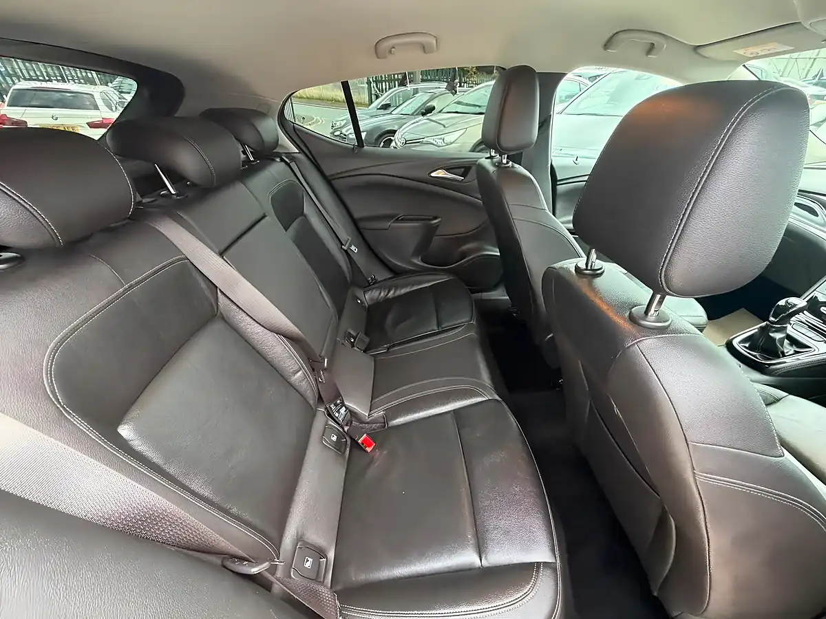 Used 2017 Vauxhall Astra Elite Red - Interior and Exterior details 16