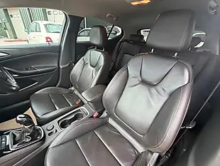 Used 2017 Vauxhall Astra Elite Red - Interior and Exterior details 20